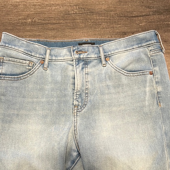Mid Rise Light Wash Skinny Jeans